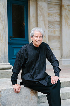 Artist photo of Hartmut Haenchen - Conductor