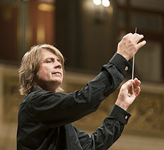 Wolfgang Hentrich Artist photo of Wolfgang Hentrich - Conductor