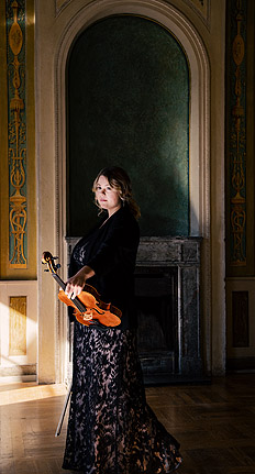 Artist photo of Karolina Errera - Viola