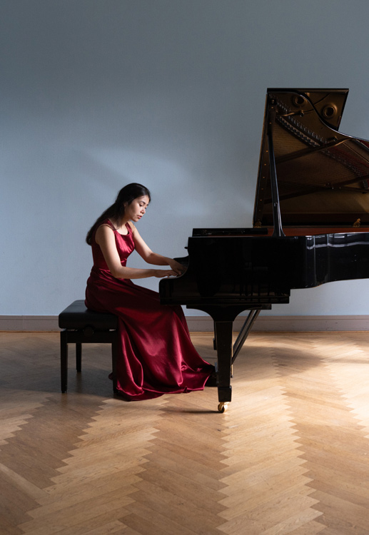 artist image: 'Adriana von Franqué