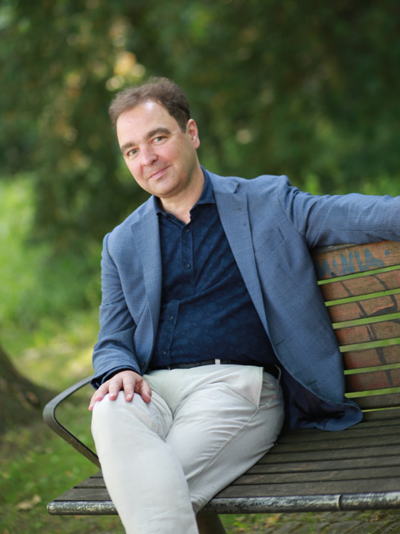 bildArtist photo of Leuschner, Jacob - Piano