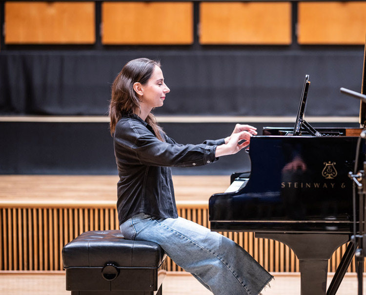 Artist photo of Anna Khomichko - Piano