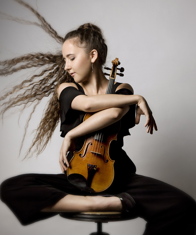 bildArtist photo of Bartholomäi, Lucie - Violin