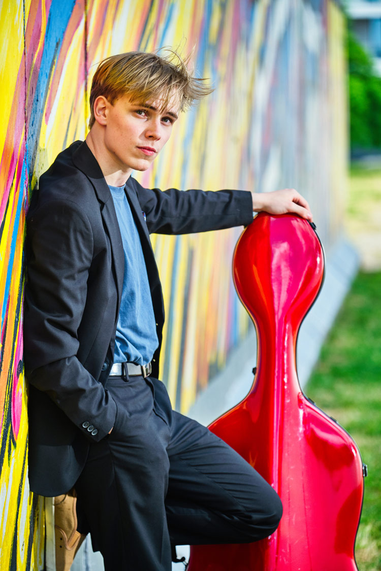 Philipp Schupelius Artist photo of Philipp Schupelius - Cello